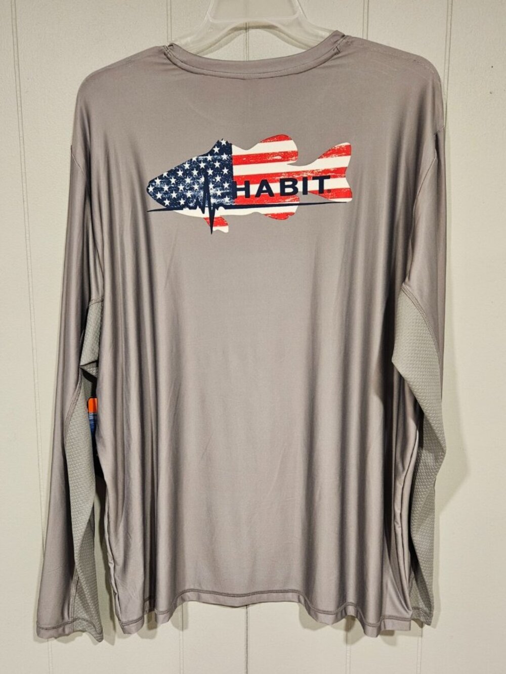 Habit Long Sleeve SunTee UPF 40+ UV Protection Grey with flag  fish NWT Large